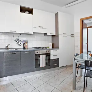 Cenisio Brilliant Flat , Milano Italia